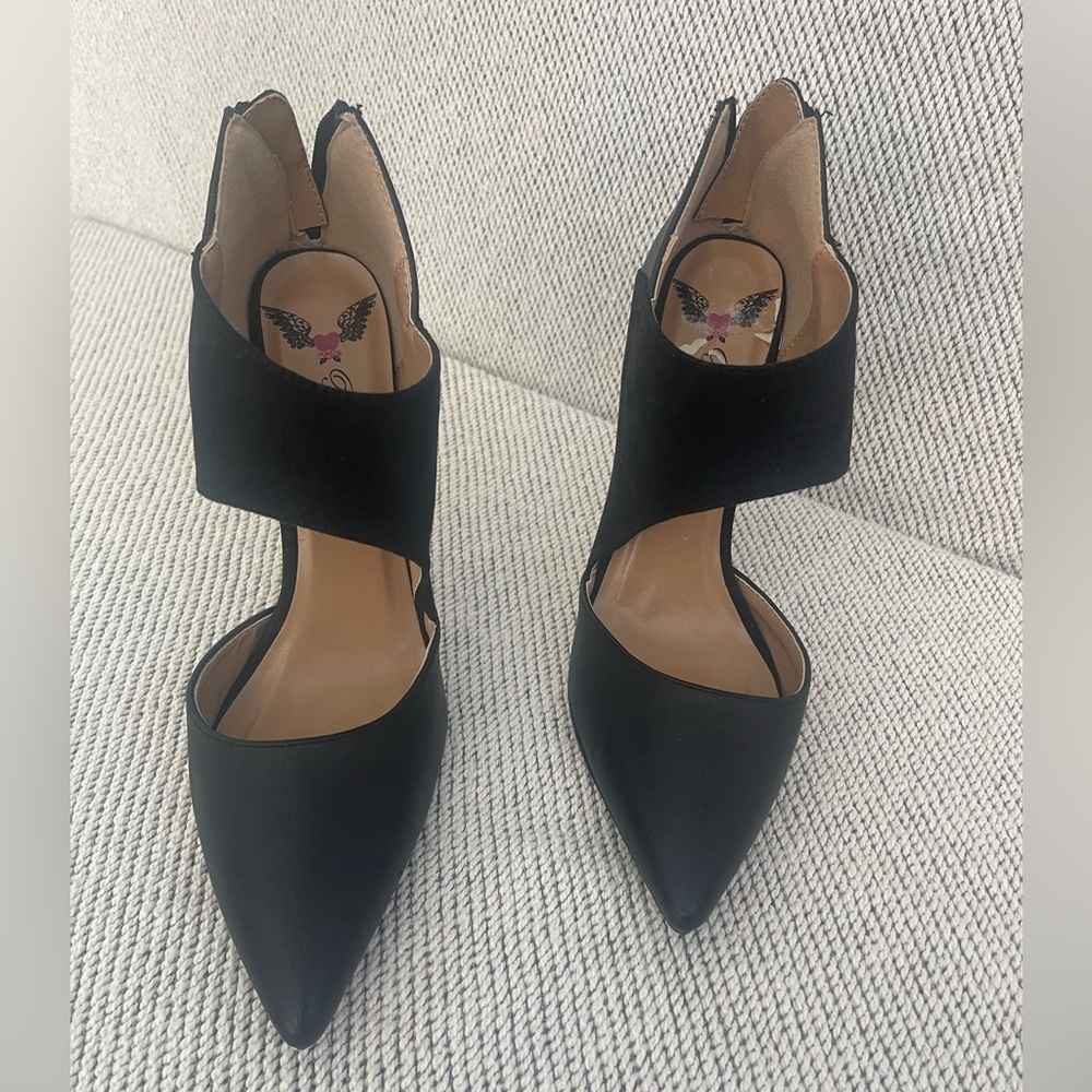 Penny Loves Kenny Black Classic Heels - Picture 9 of 16